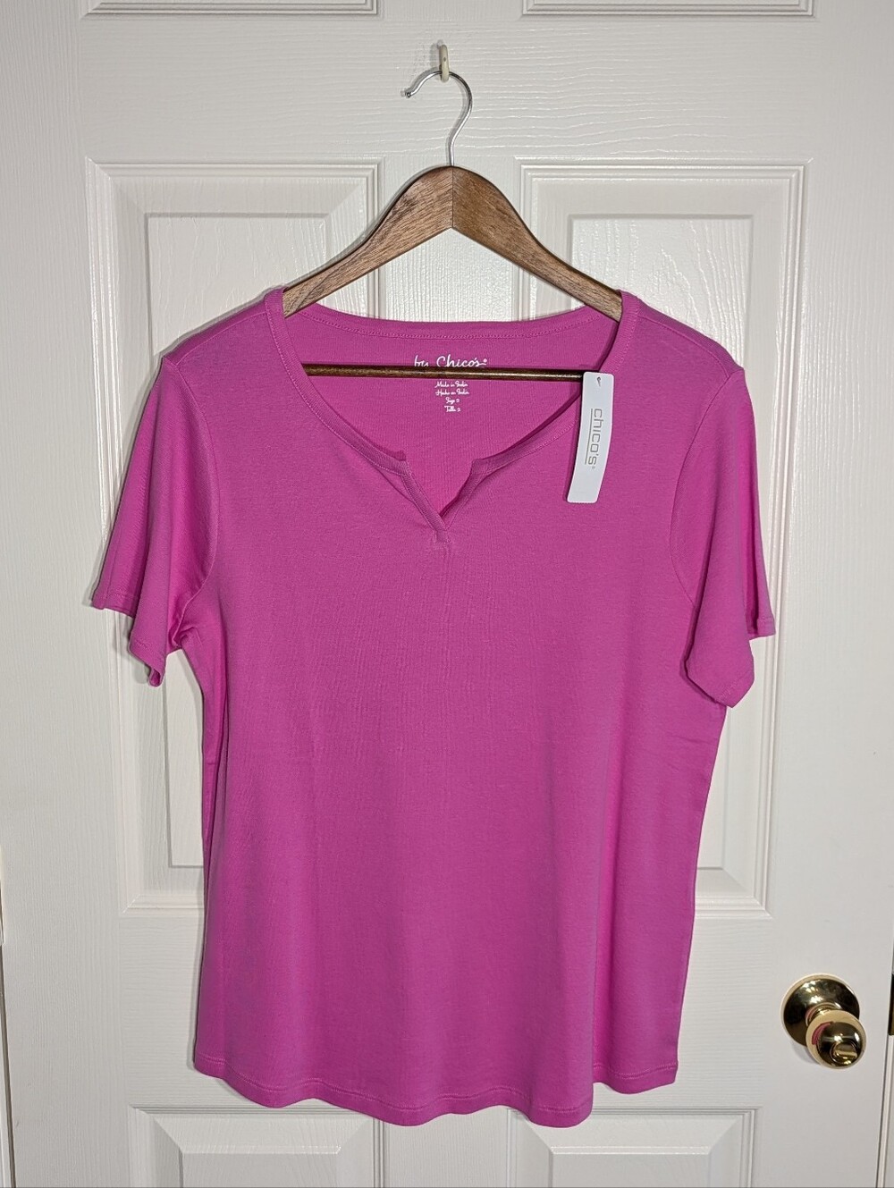 CHICO'S Pink Split Neck Short Sleeve Tee